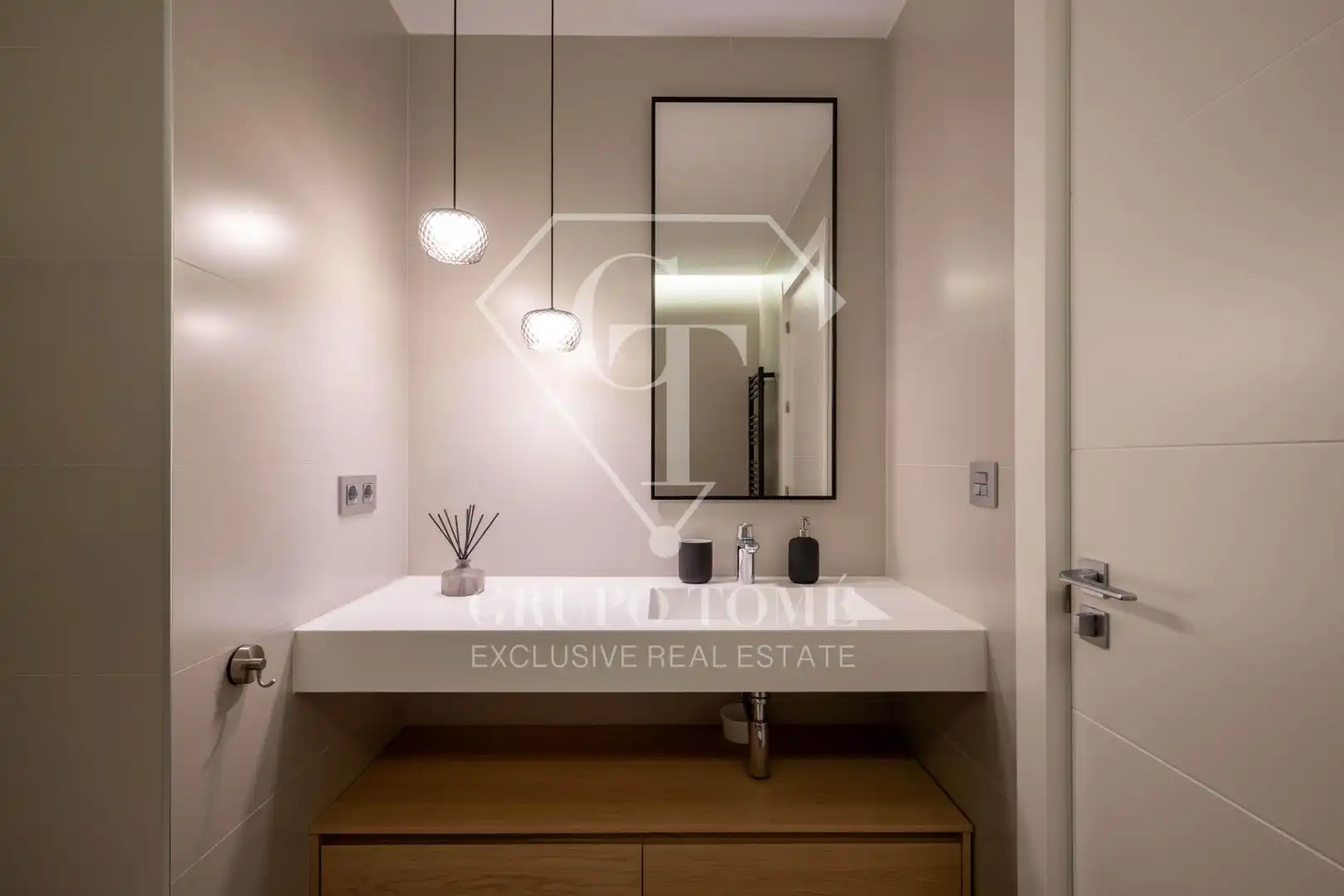 Bathroom of Detached homes for sale in Donostia - San Sebastián   with Heating, Private garden and Terrace