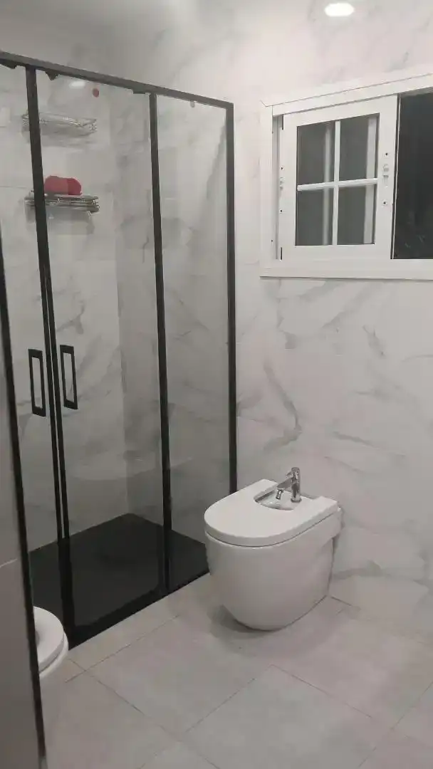 Bany de Casa adosada en venda en Málaga Capital amb Aire condicionat