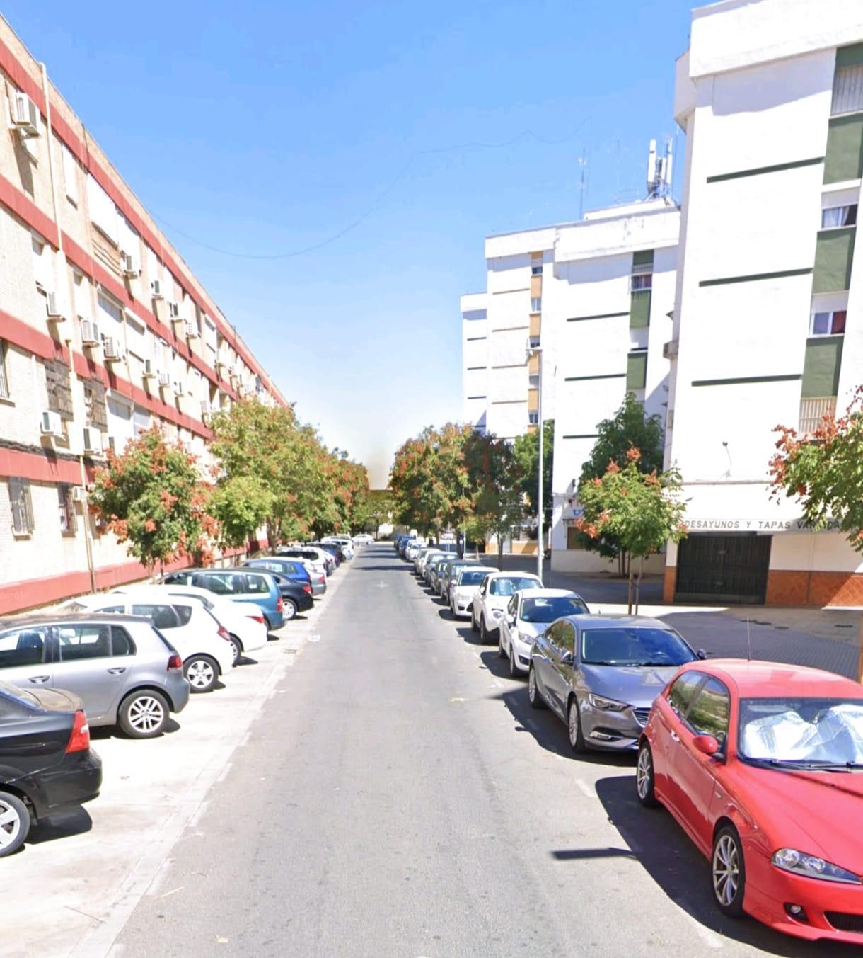 Exterior view of Flat for sale in  Sevilla Capital  with Air Conditioner