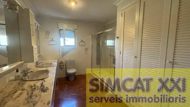 Bedroom of Houses for sale in Figueres  with Air Conditioner, Heating and Terrace