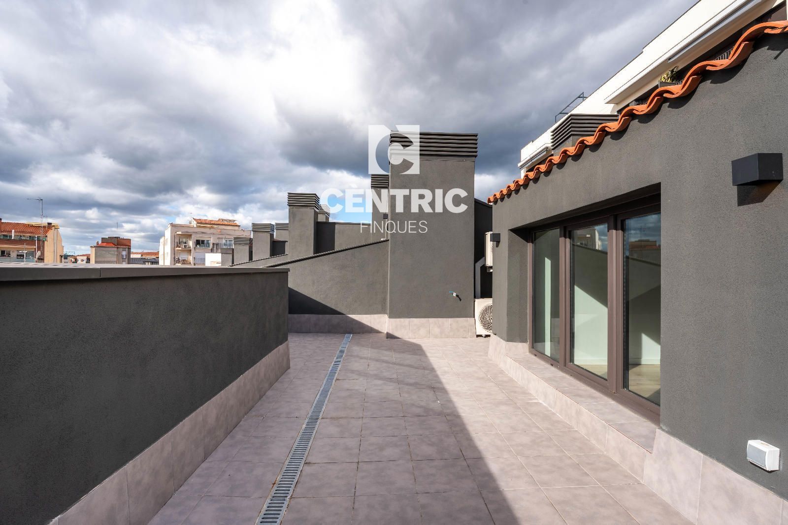 Exterior view of Single-family semi-detached for sale in Terrassa  with Air Conditioner, Heating and Terrace