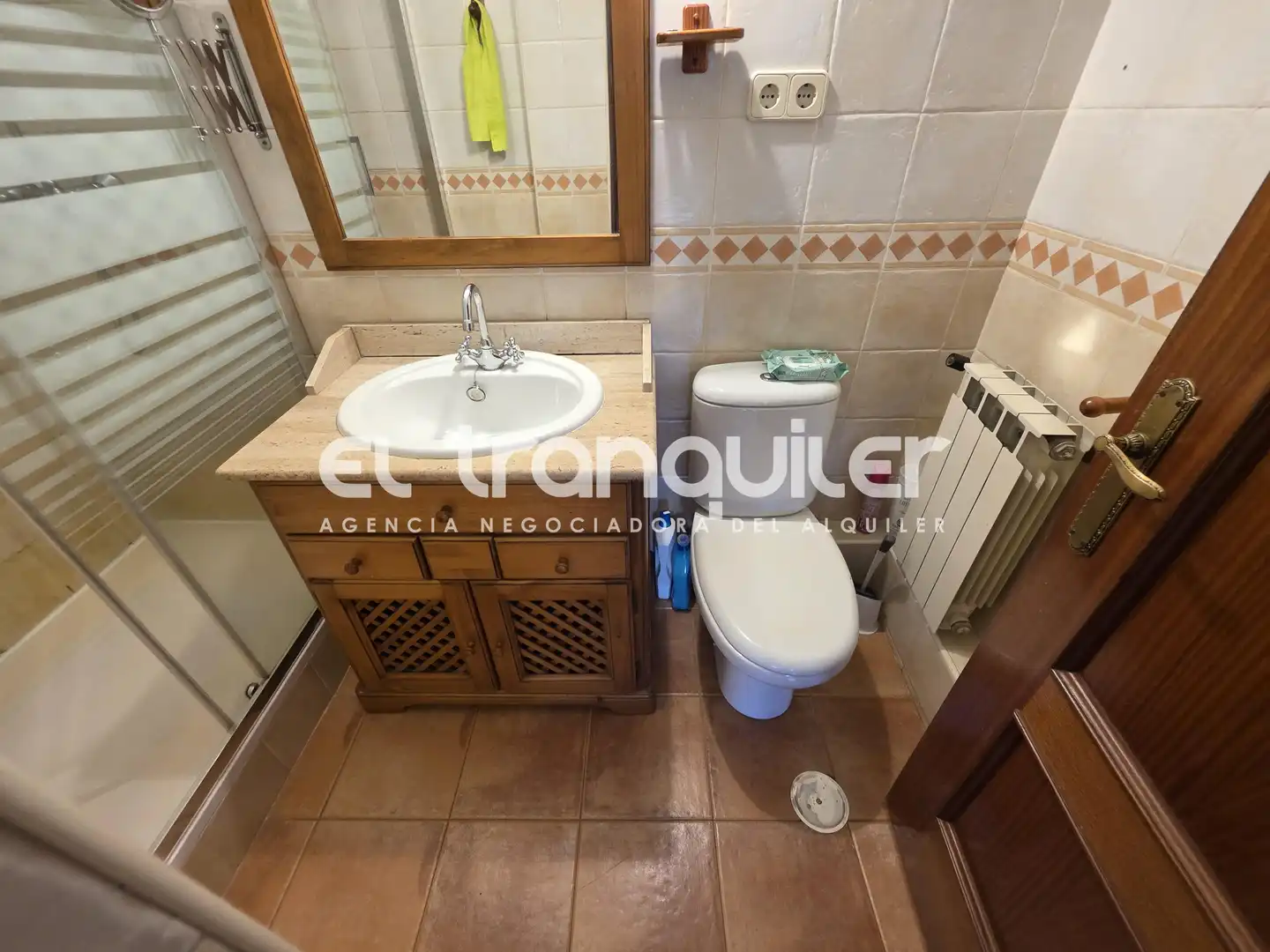 Bathroom of Flat for rent in Madrid  with Air Conditioner, Terrace and Furnished
