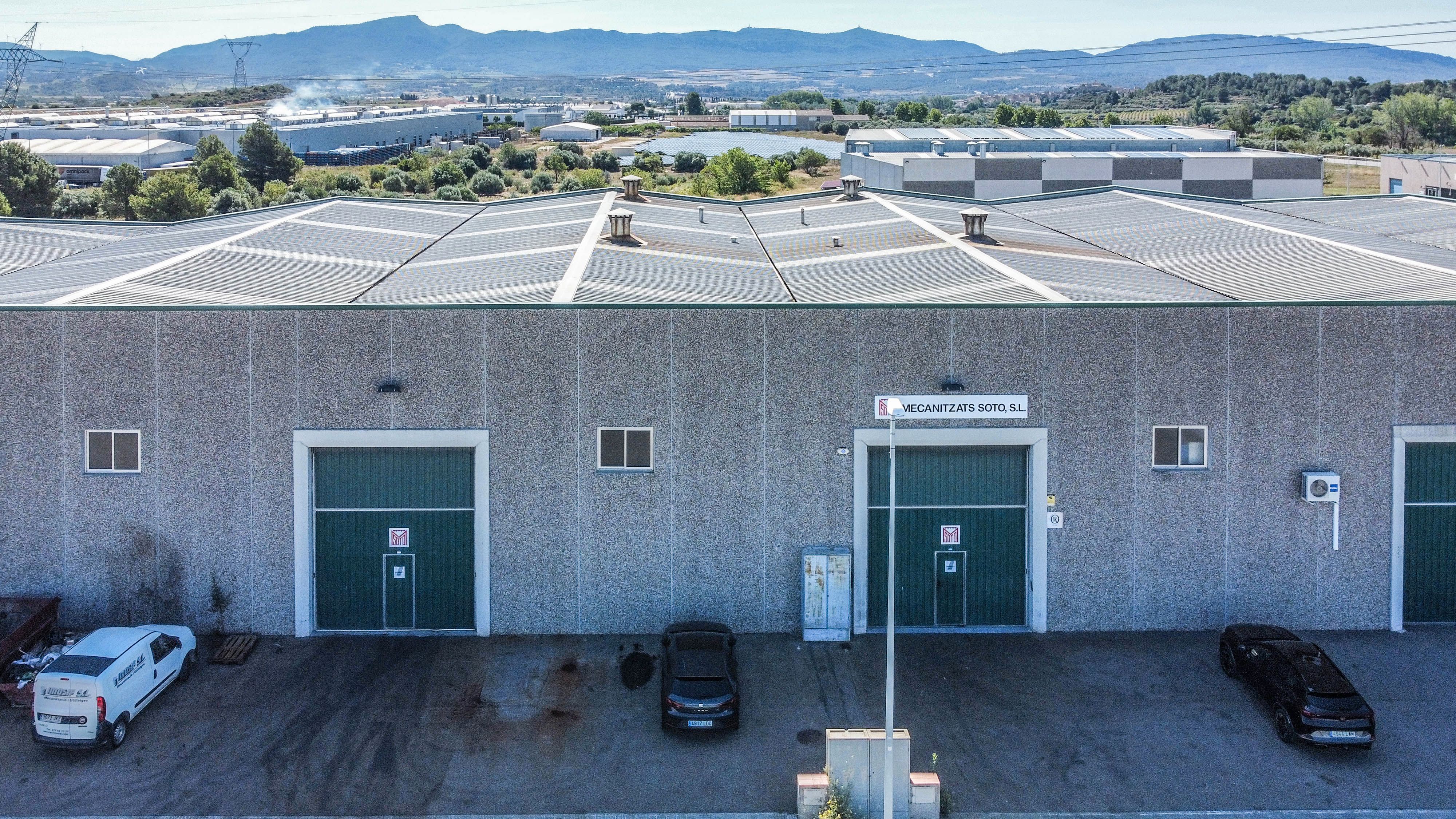 Vista exterior de Nau industrial en venda en Montblanc amb Calefacció