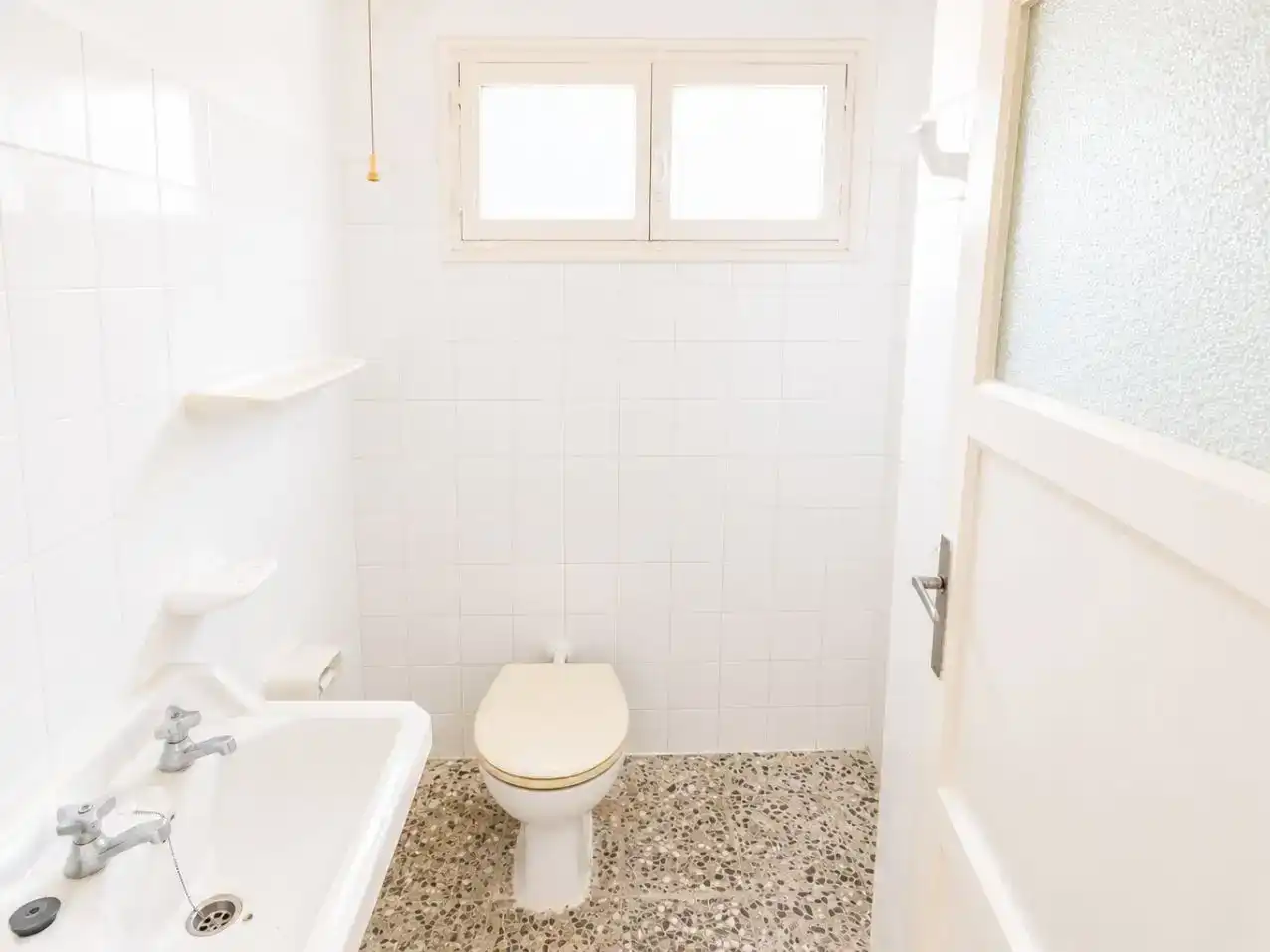 Bathroom of Houses for sale in Puertollano