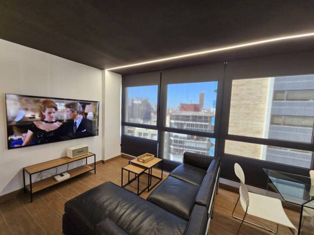 Piso en Alquiler en rambla de Méndez Núñez en Barrio del Centro