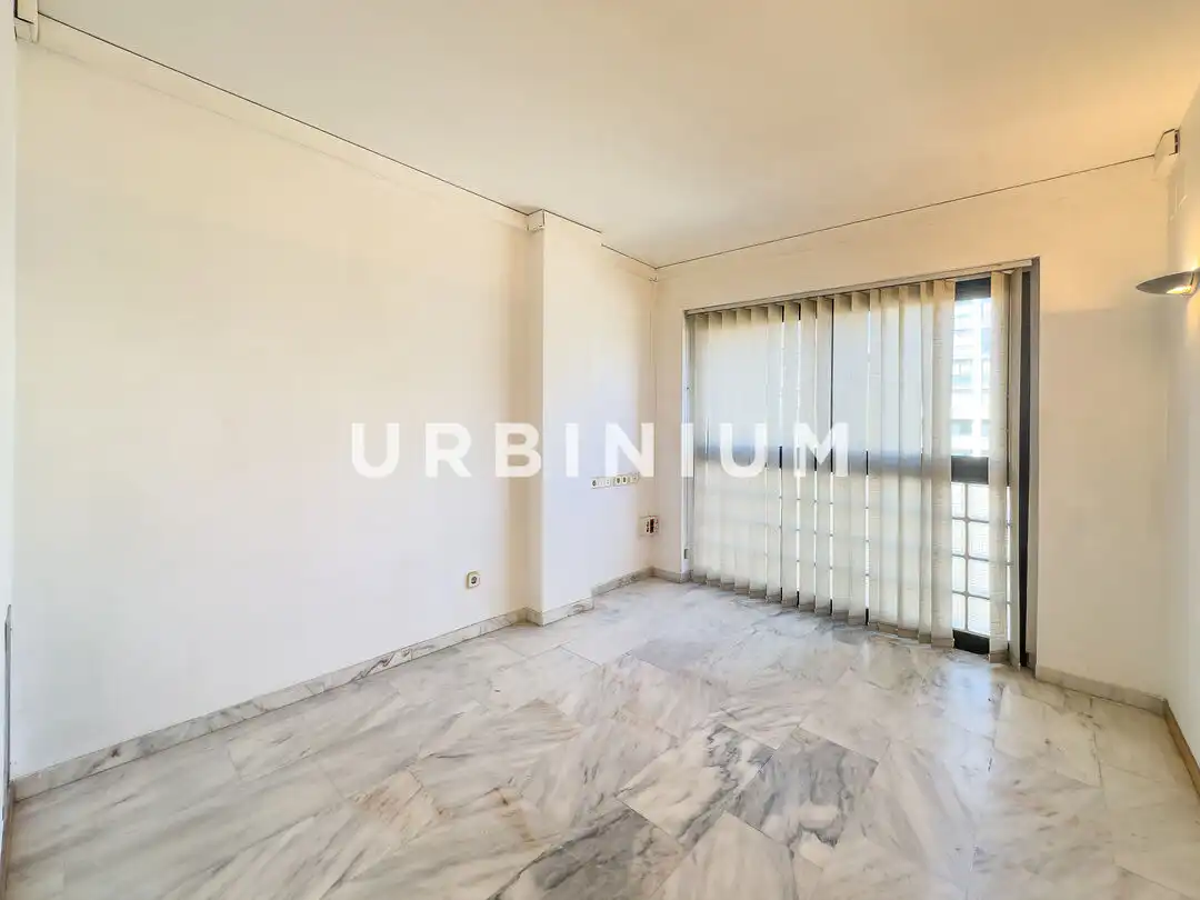 Schlafzimmer von Büro zur Miete in Centre - Barri Vell