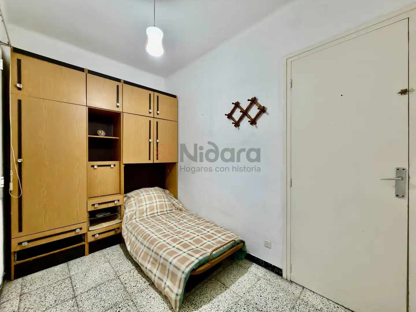 Schlafzimmer von Wohnung zum Verkauf in Barcelona mit Möbliert, Ofen und Balkon