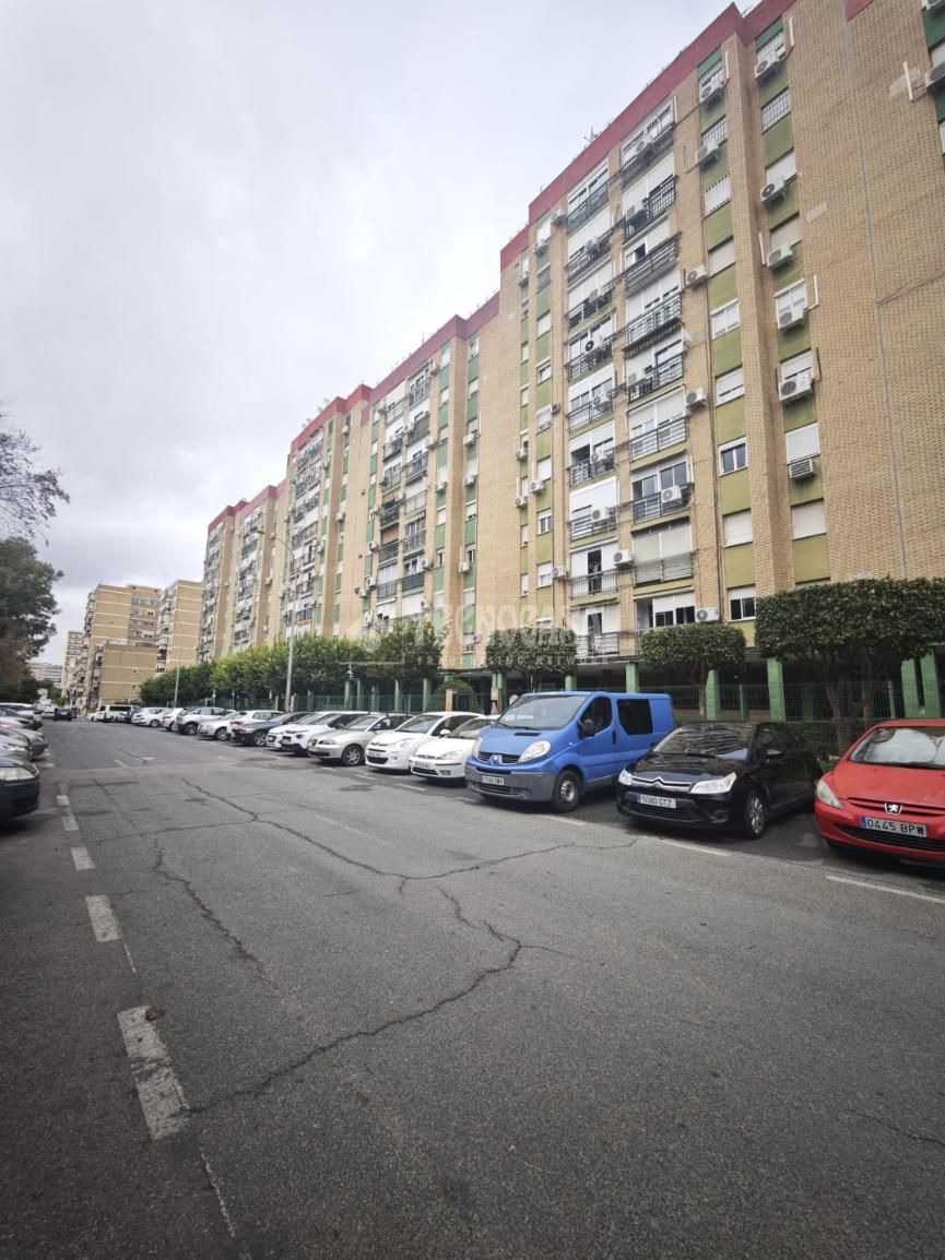 Parking de Piso en venta en  Sevilla Capital con Aire acondicionado