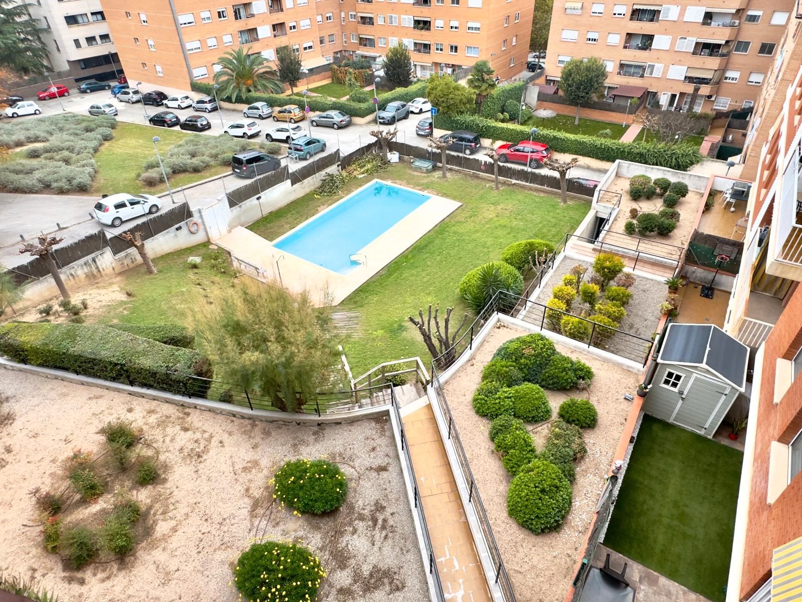 Swimming pool of Duplex for sale in Rubí  with Air Conditioner, Heating and Parquet flooring