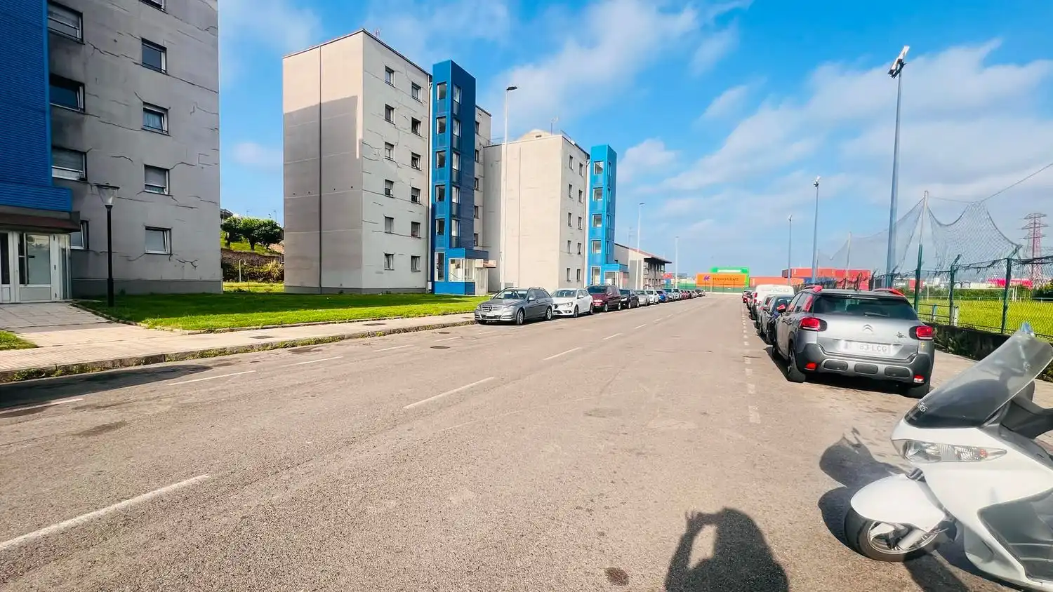 Parking de Piso en venta en Gijón  con Piscina