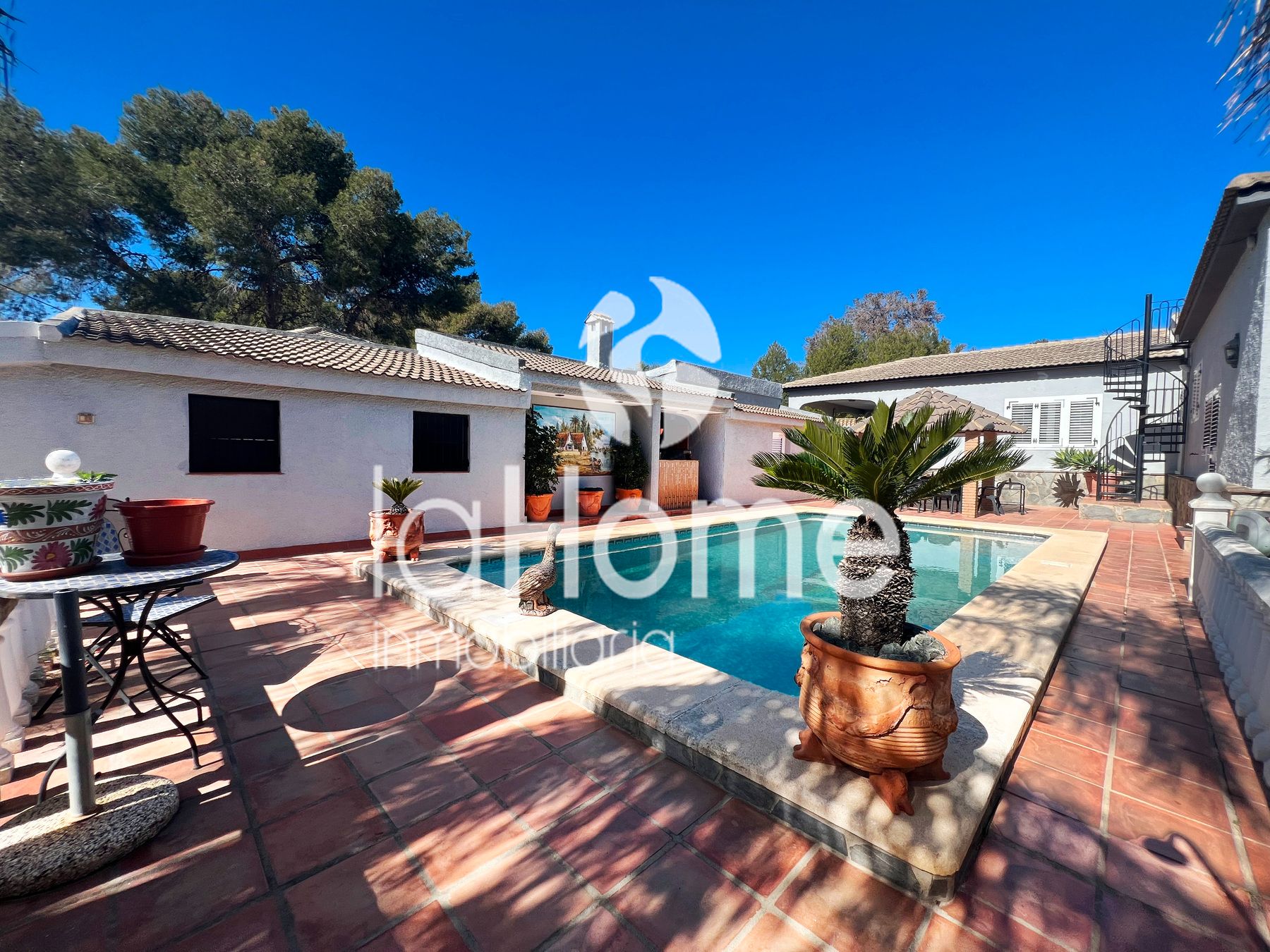 Exterior view of House or chalet for sale in Paterna  with Air Conditioner, Heating and Private garden