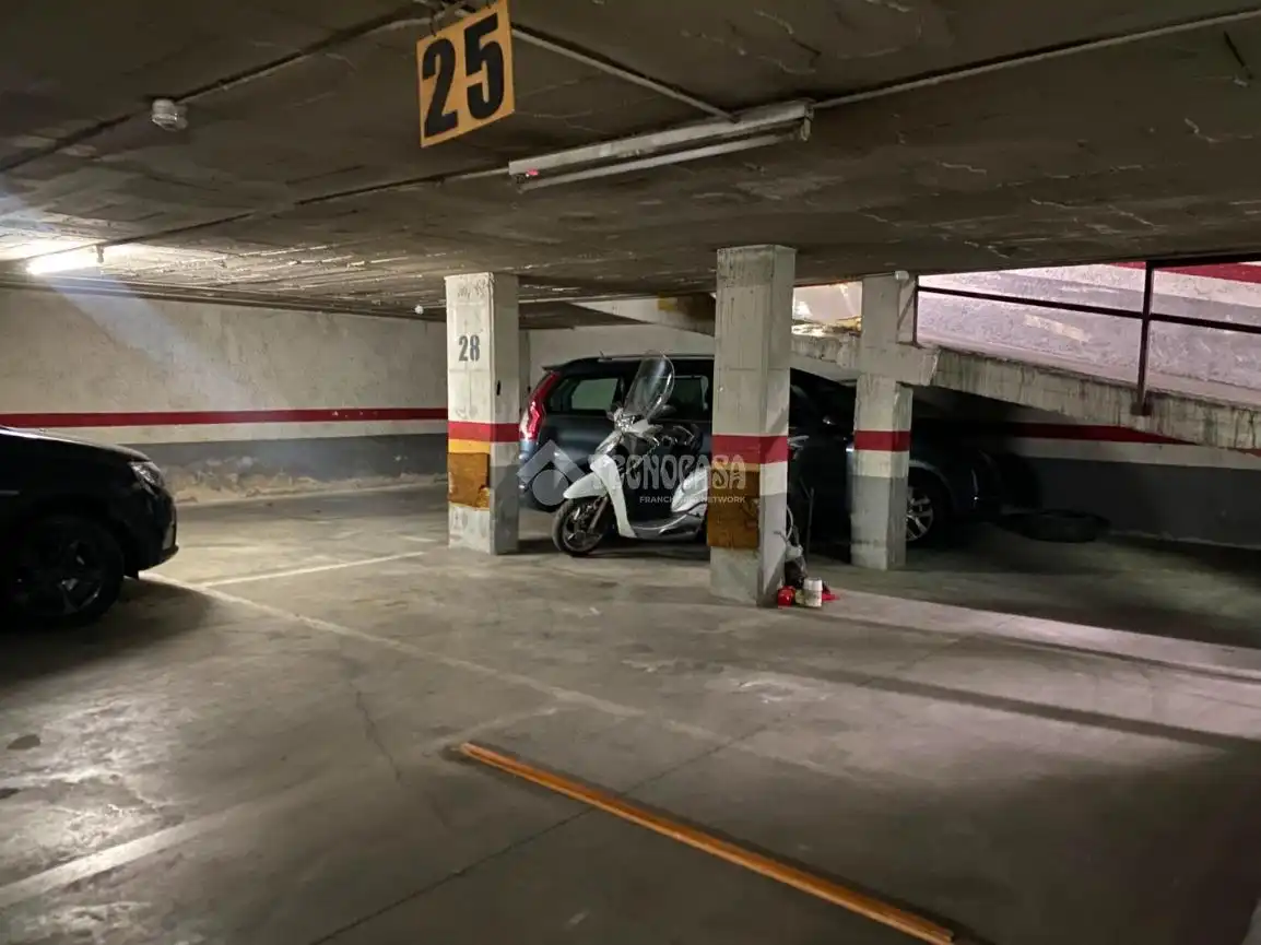 Aparcament de Garatge en venda en L'Hospitalet de Llobregat