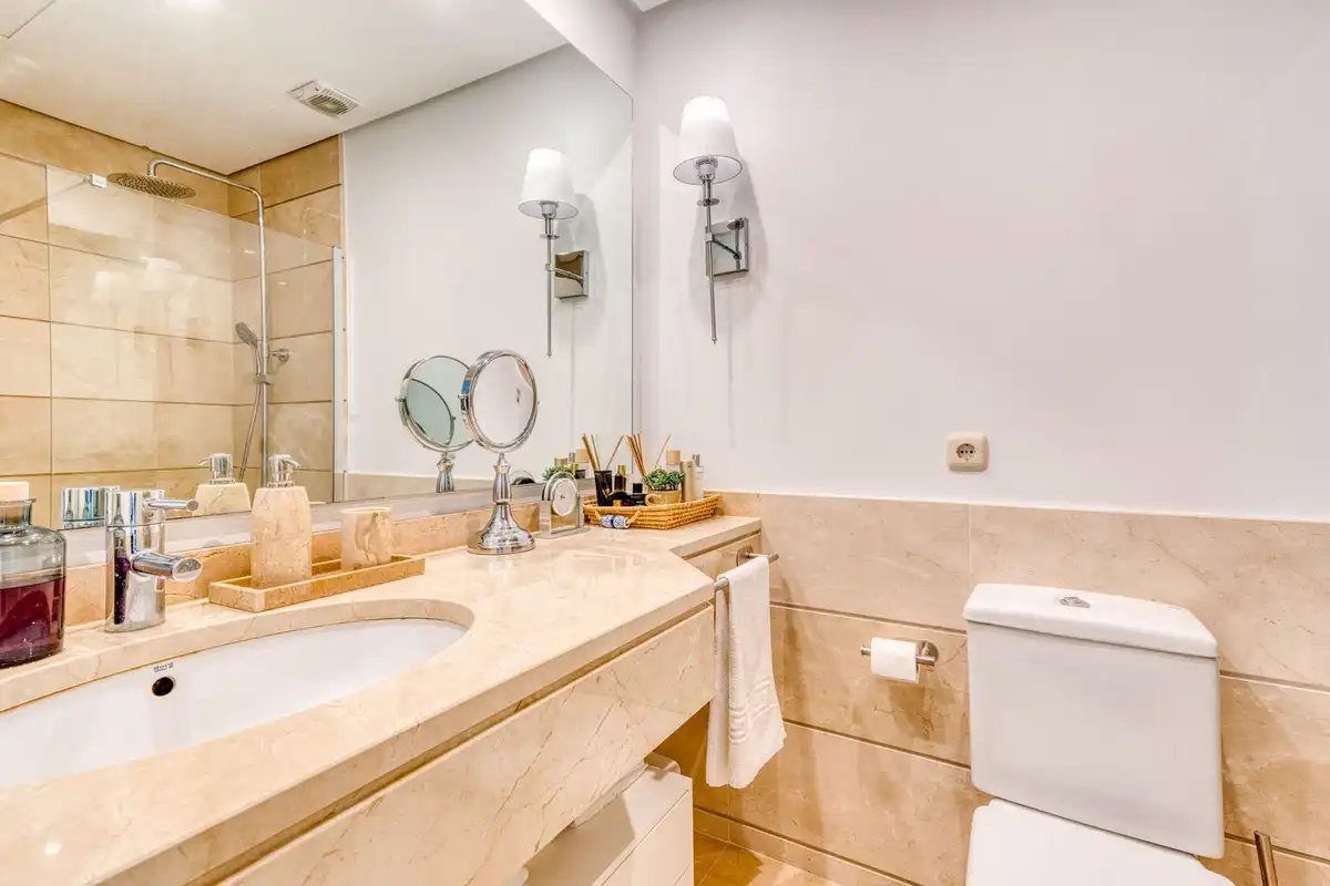 Baño de Planta baja en venta en Casares con Aire acondicionado, Jardín privado y Terraza