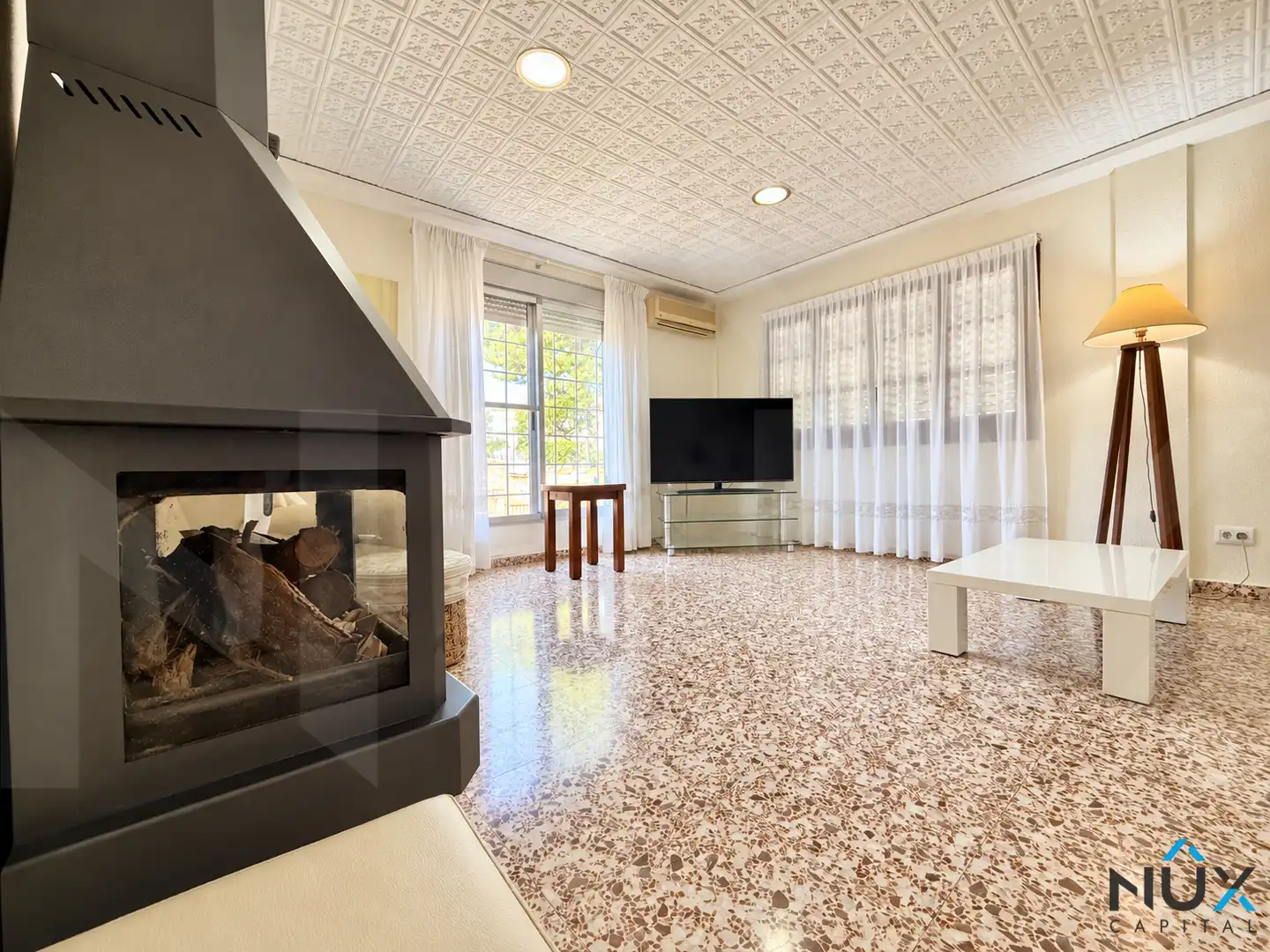Sala d'estar de Casa o xalet en venda en Paterna amb Aire condicionat, Calefacció i Jardí privat