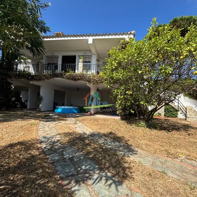 Außenansicht von Haus oder Chalet zum Verkauf in Almonte mit Heizung, Privatgarten und Terrasse