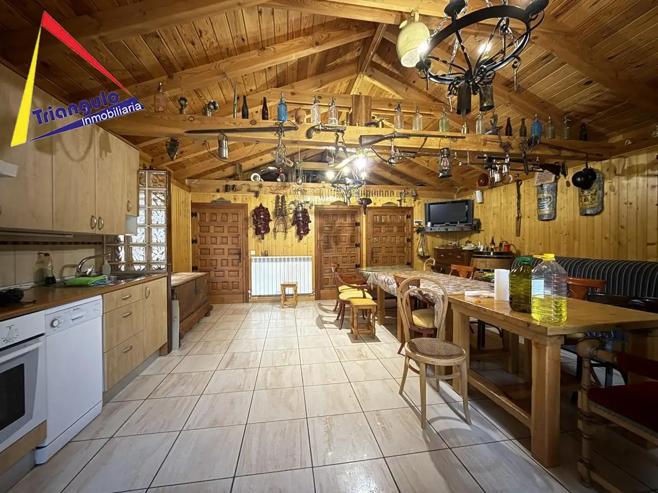 Cuina de Casa o xalet en venda en Santa María la Real de Nieva amb Calefacció i Jardí privat