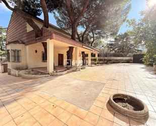 Vista exterior de Casa o xalet en venda en Collado Villalba amb Calefacció, Terrassa i Traster