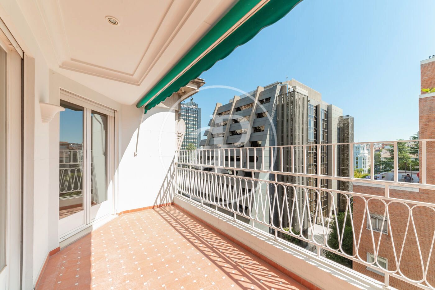Exterior view of Flat to rent in  Madrid Capital  with Air Conditioner, Heating and Terrace