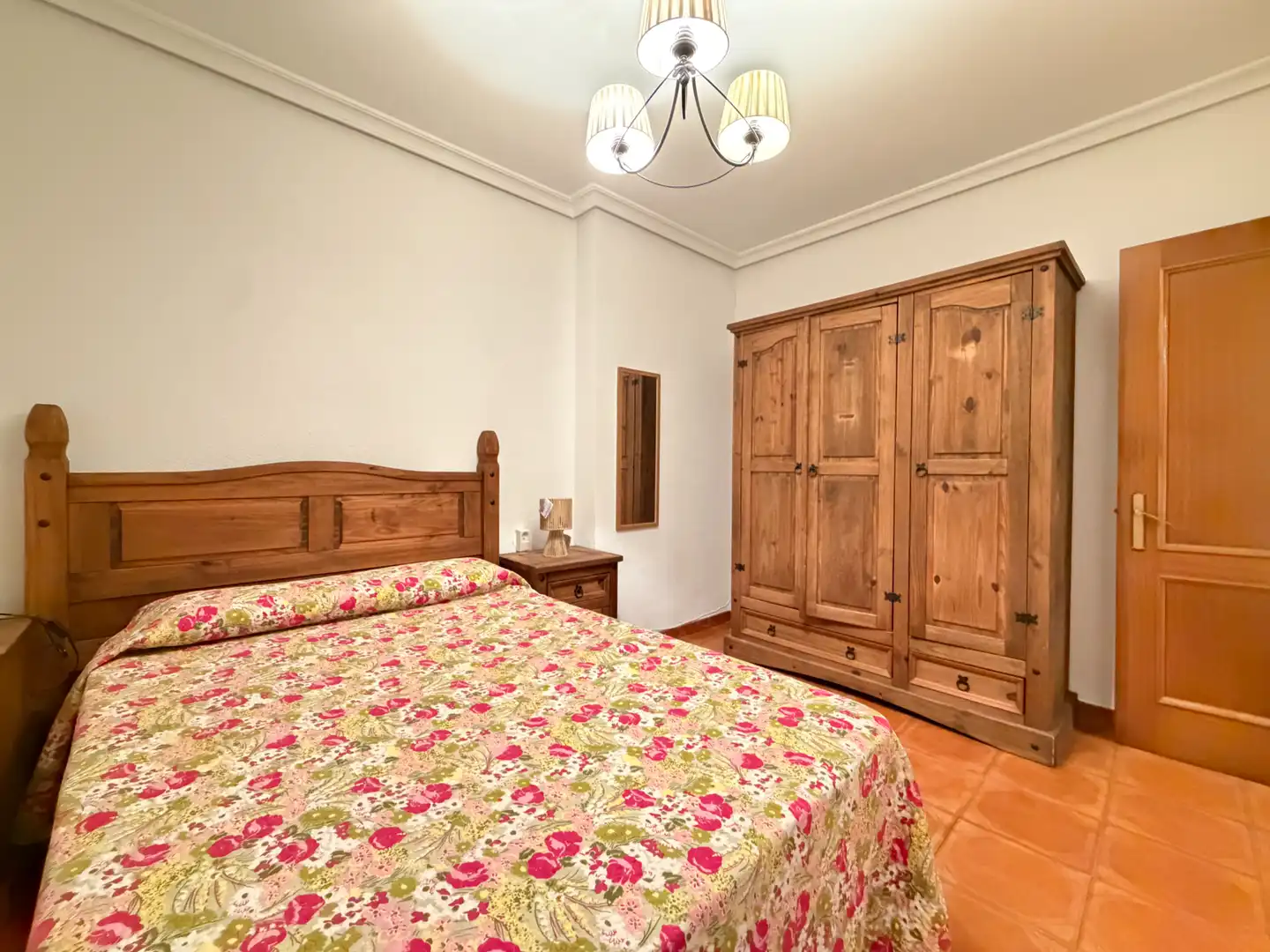 Bedroom of Flat for rent in Plasencia  with Furnished, Oven and Washing machine