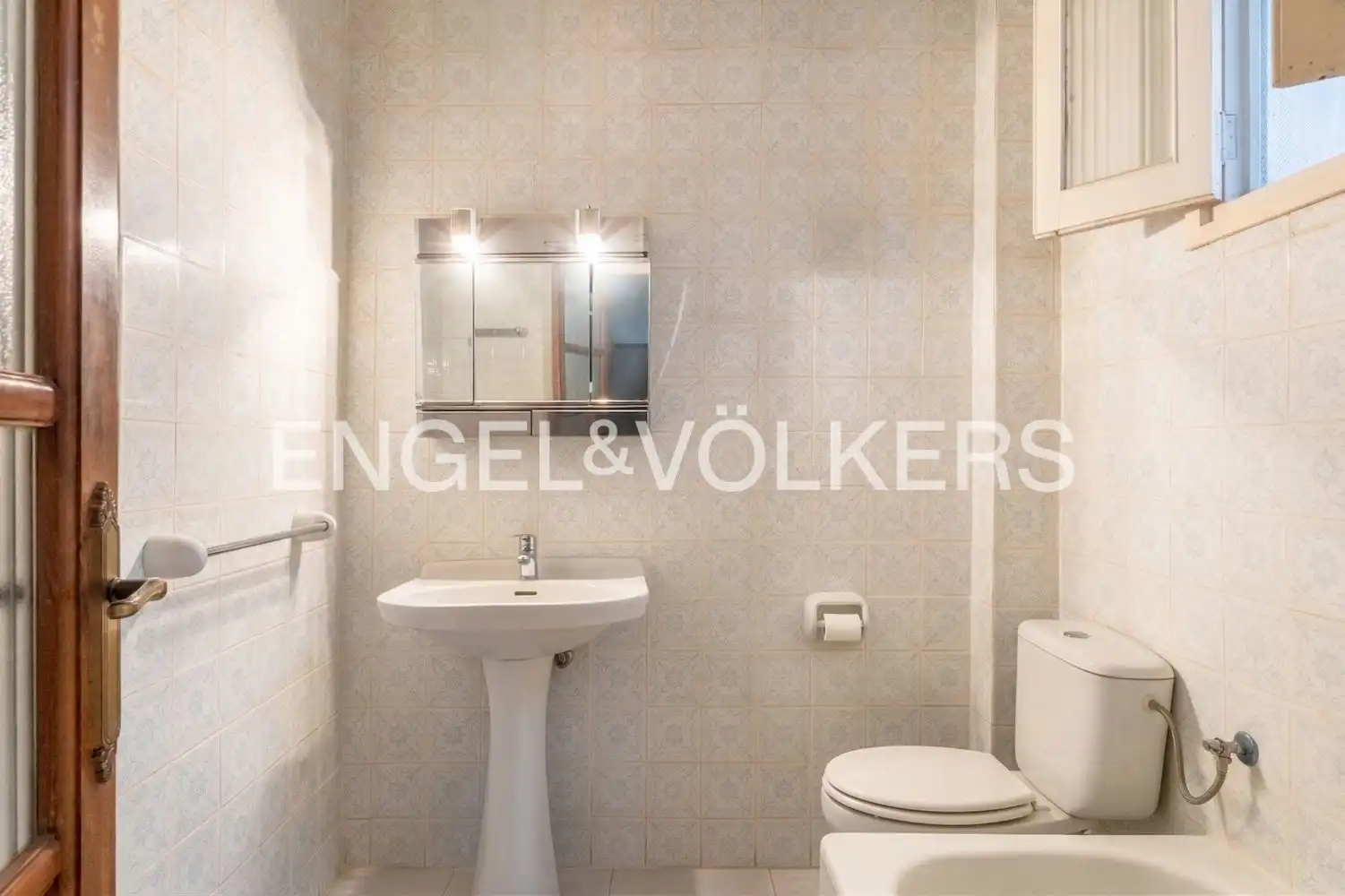 Bathroom of Houses for sale in Valencia  with Heating and Terrace
