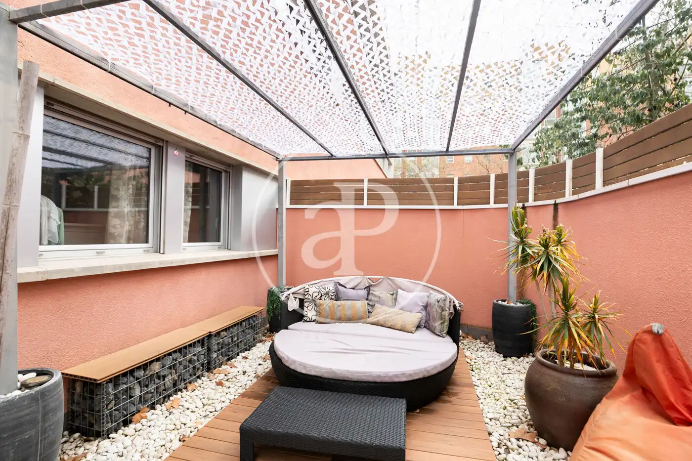 Terrasse von Wohnung zum Verkauf in Barcelona mit Klimaanlage, Heizung und Privatgarten
