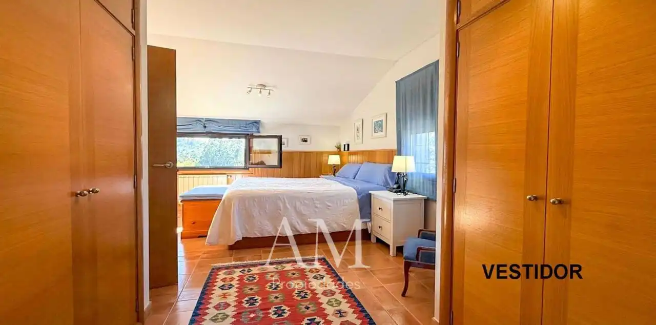 Habitación de Casa o chalet en venta en Vigo  con Calefacción, Jardín privado y Terraza