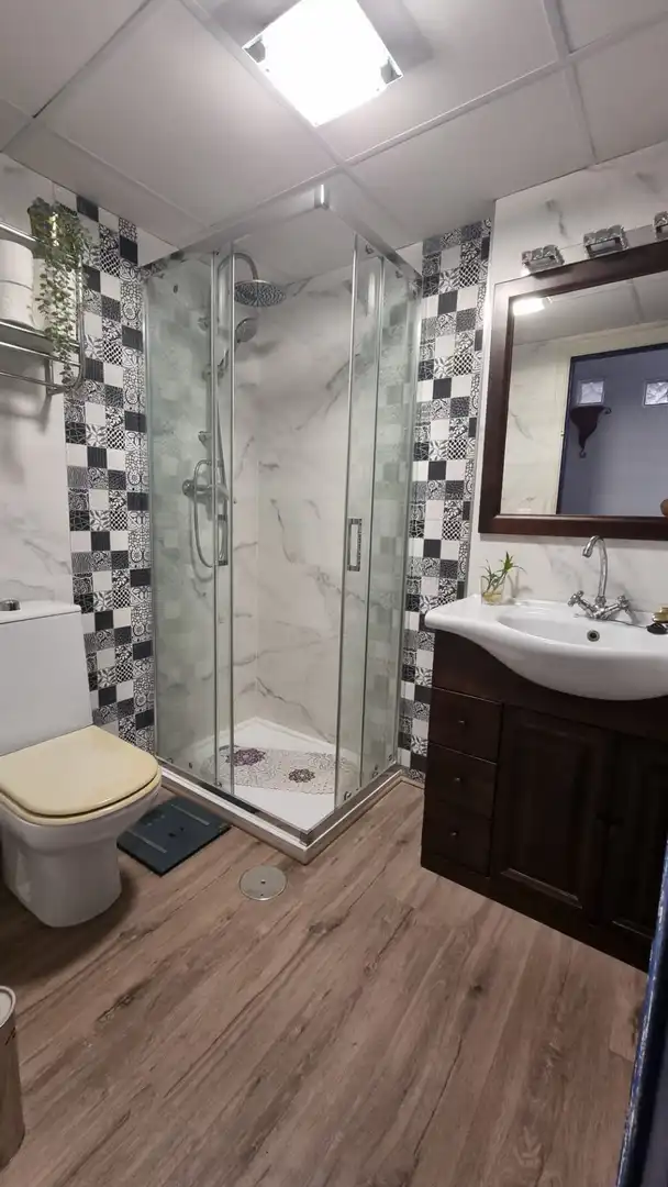 Bany de Apartament en venda en Roquetas de Mar amb Aire condicionat, Parquet i Terrassa