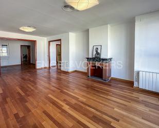 Sala d'estar de Apartament de lloguer en  Valencia Capital amb Aire condicionat i Balcó