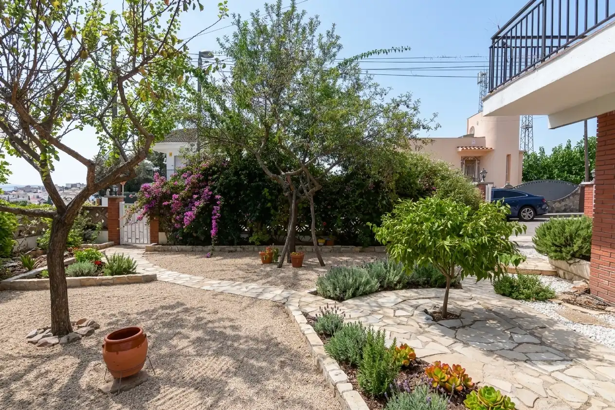 Jardín de Casa o chalet en venta en Pineda de Mar con Calefacción, Terraza y Trastero