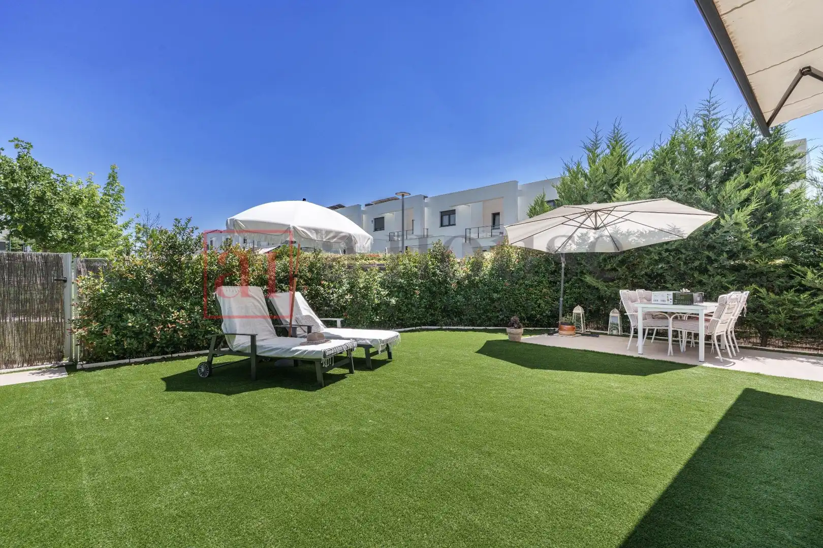 Terraza de Casa adosada en venta en Boadilla del Monte con Aire acondicionado, Calefacción y Jardín privado