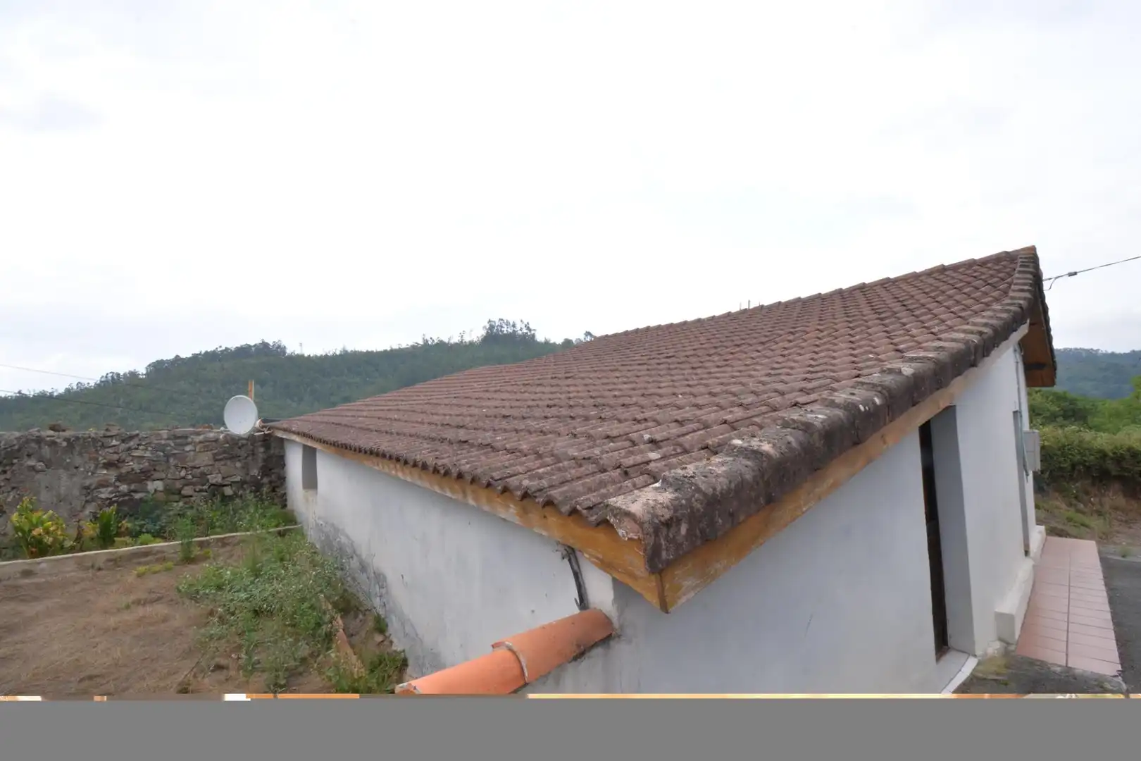 Vista exterior de Finca rústica en venda en Oviedo  amb Traster