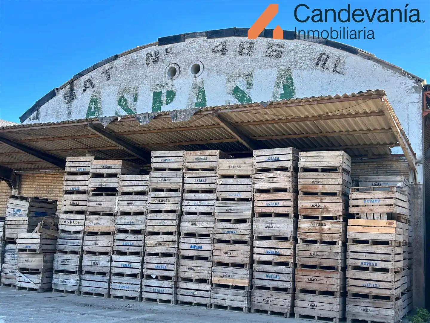 Vista exterior de Nave industrial en venta en Zuera