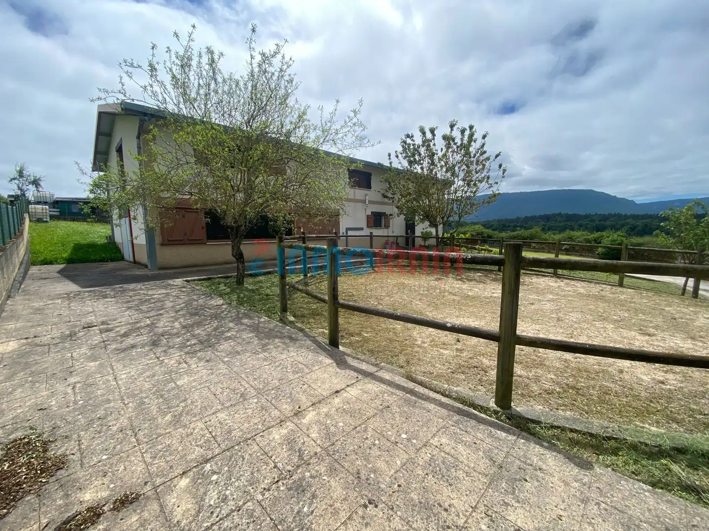 Vista exterior de Nave industrial en venta en Altsasu / Alsasua