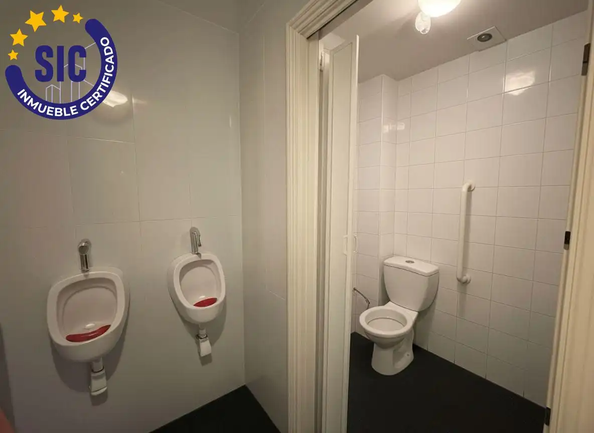 Baño de Local de alquiler en Moncada con Aire acondicionado y Terraza