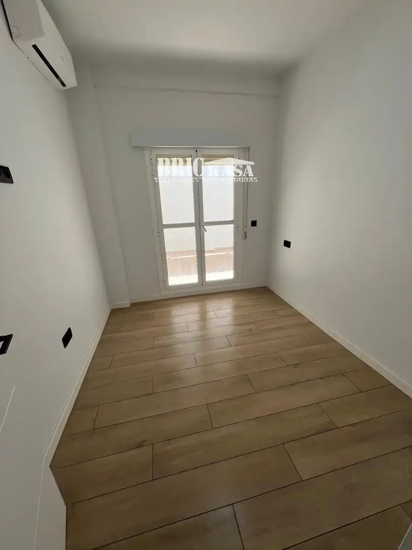 Habitación de Piso de alquiler en Cáceres con Aire acondicionado, Terraza y Alarma