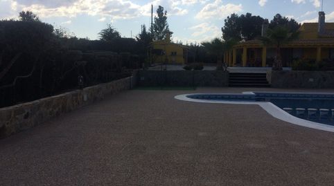 En venta o alquiler esta maravilla de chalet campo, está construido sobre una parcela regadio con pozo propio de 5.500m2 vallados,, imatge 5