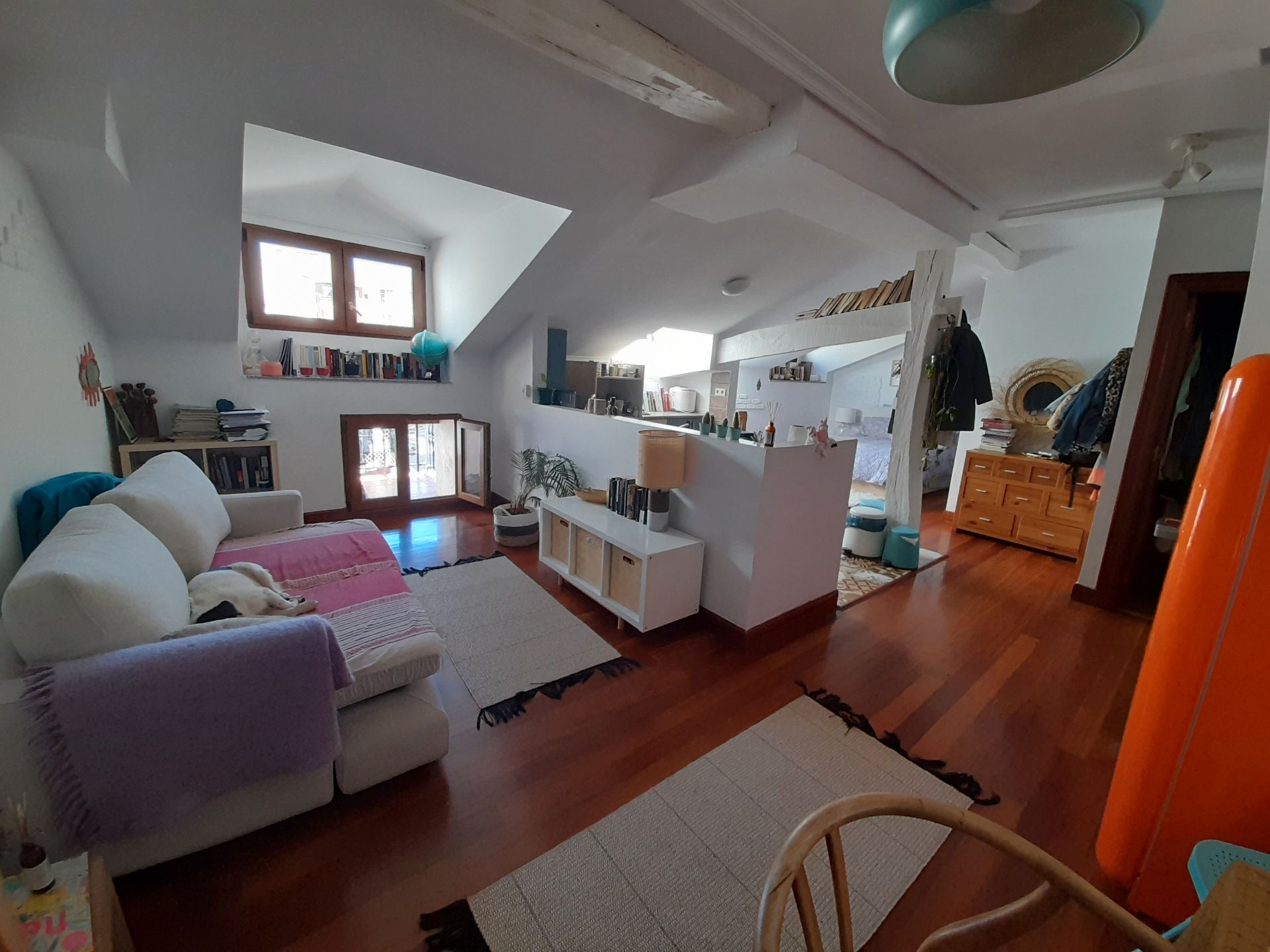 Sala de estar de Loft en venta en Castro-Urdiales con Calefacción, Amueblado y Balcón