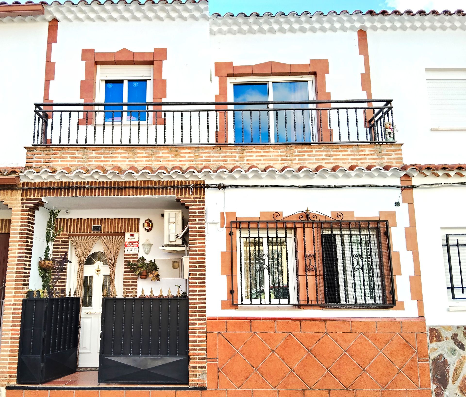 Exterior view of House or chalet for sale in Villaseca de la Sagra  with Air Conditioner, Heating and Balcony