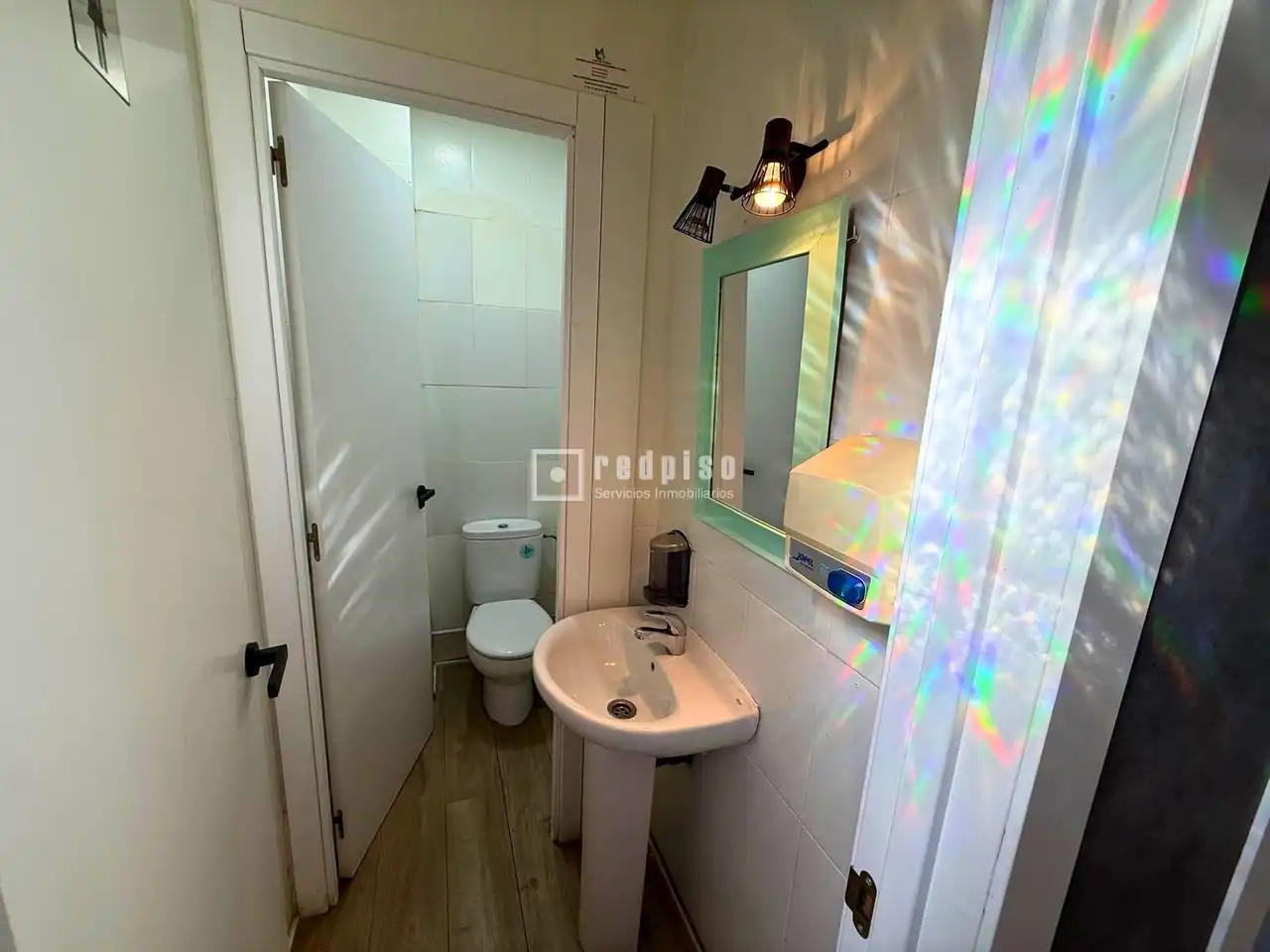 Baño de Local en venta en Madrid
