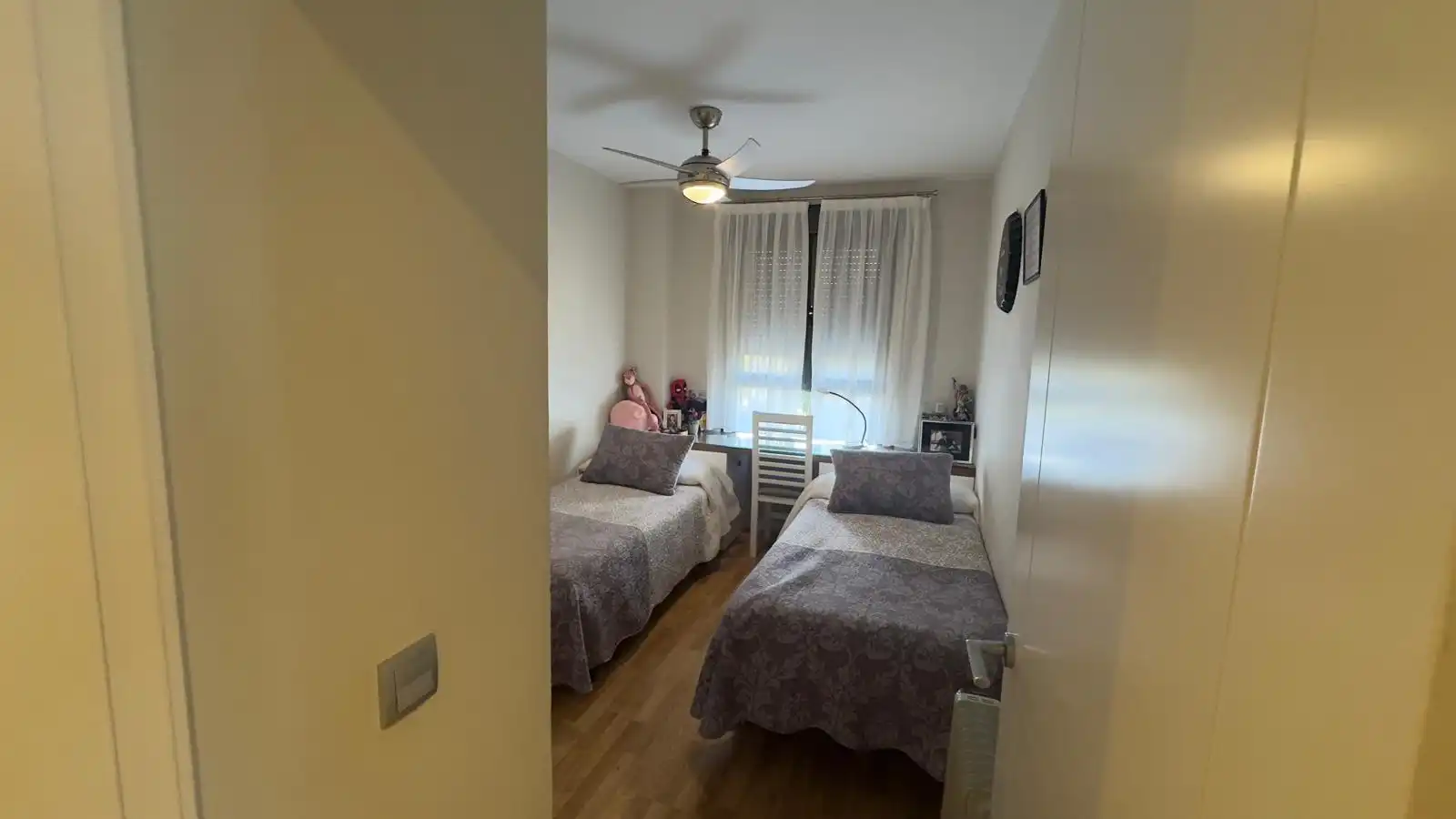 Dormitori de Pis en venda en Córdoba amb Terrassa, Traster i Piscina comunitària