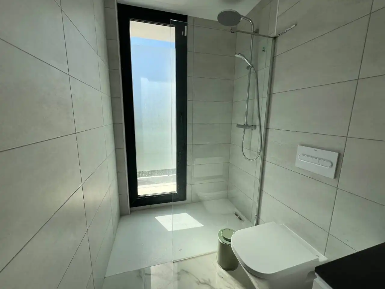 Baño de Casa o chalet en venta en Estepona con Aire acondicionado, Calefacción y Jardín privado
