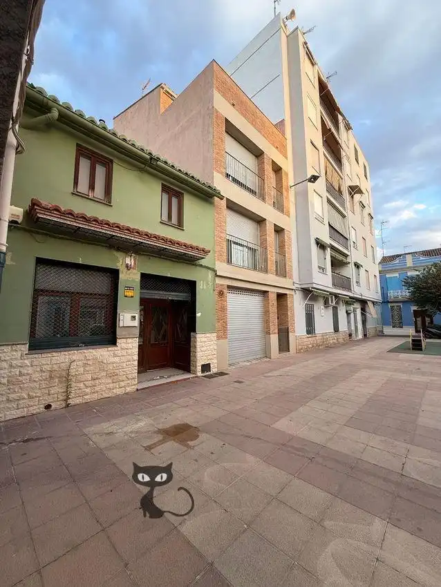 Vista exterior de Casa o xalet en venda en Massanassa amb Aire condicionat, Terrassa i Traster