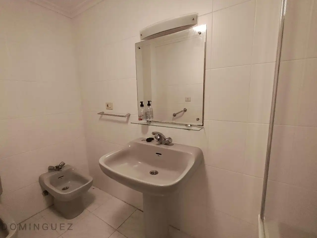 Baño de Piso de alquiler en Vigo  con Calefacción, Terraza y Trastero