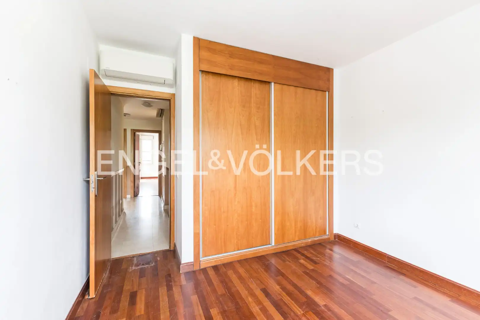 Bedroom of Detached homes for sale in Paracuellos de Jarama  with Air Conditioner, Heating and Private garden