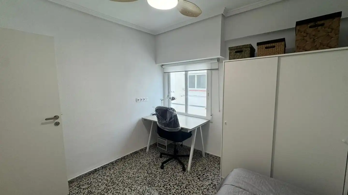 Habitación en Mestre Marçal, Torrefiel