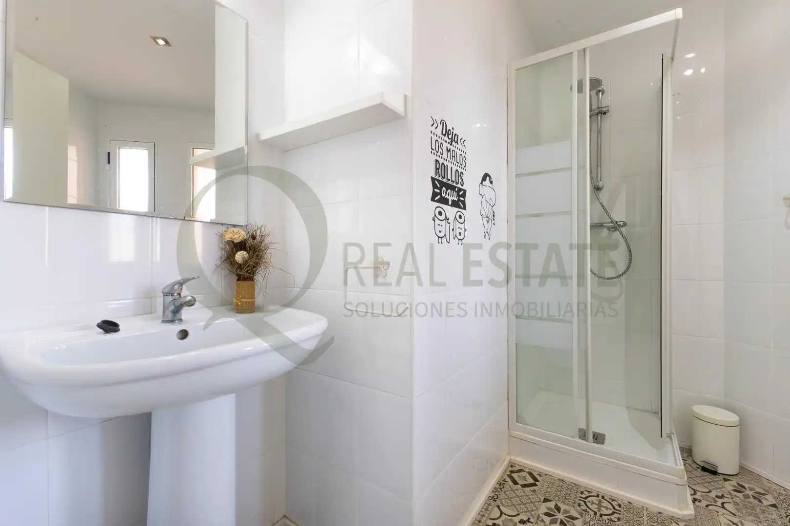 Baño de Casa o chalet en venta en Alicante / Alacant con Jardín privado, Terraza y Trastero