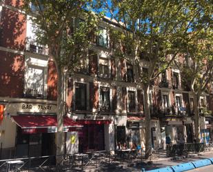 Außenansicht von Wohnung zum verkauf in  Madrid Capital mit Klimaanlage