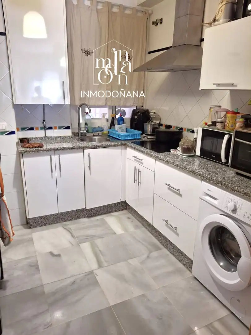 Cocina de Casa adosada en venta en Almonte con Aire acondicionado, Trastero y Piscina comunitaria