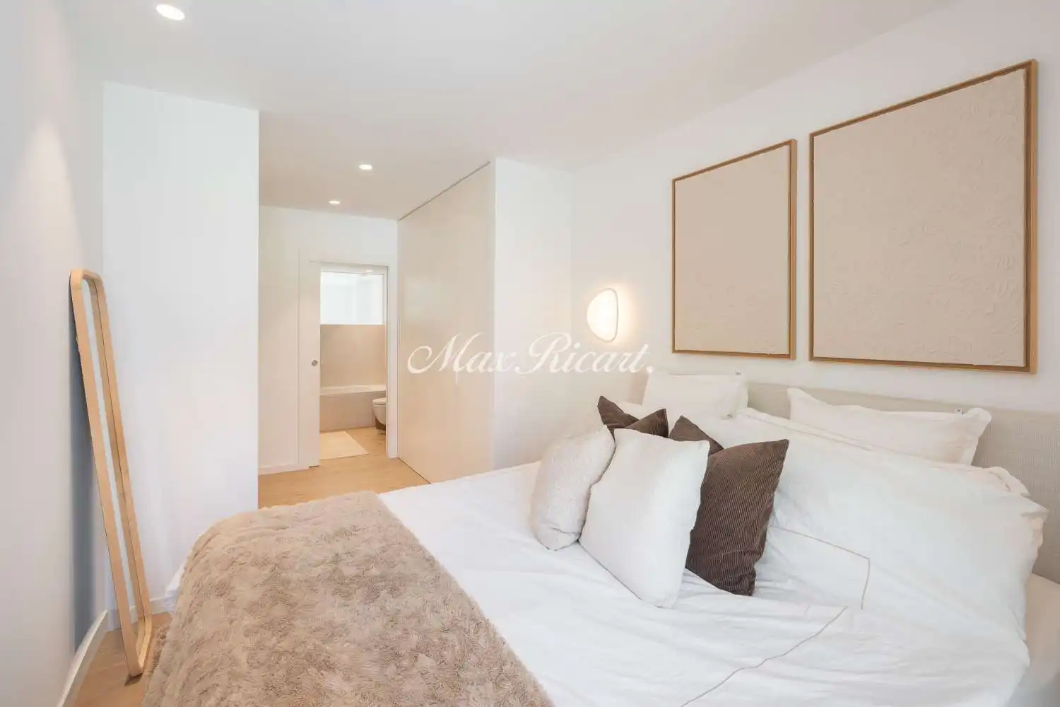 Bedroom of Flat for sale in Barcelona  with Air Conditioner, Terrace and Swimming Pool