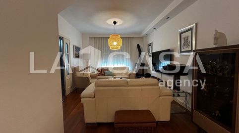 Foto 4 de Casa adosada en venta en Cerros de Montequinto, Montequinto